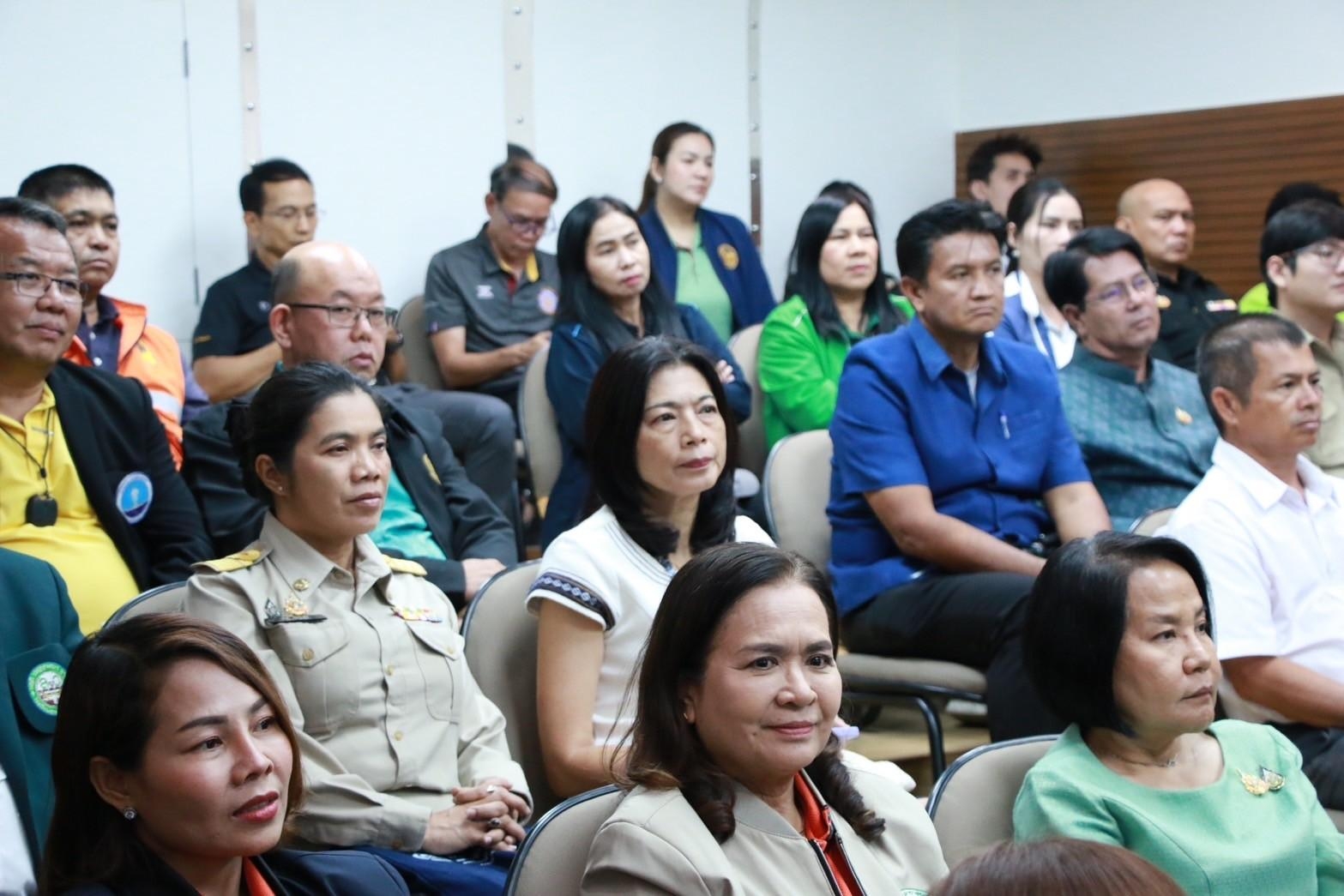 พช.กำแพงเพชร เข้าร่วมลงพื้นที่เยี่ยมชม บริษัท ปตท.สผ. สยาม จำกัด (โครงการเอส 1) อำเภอลานกระบือ