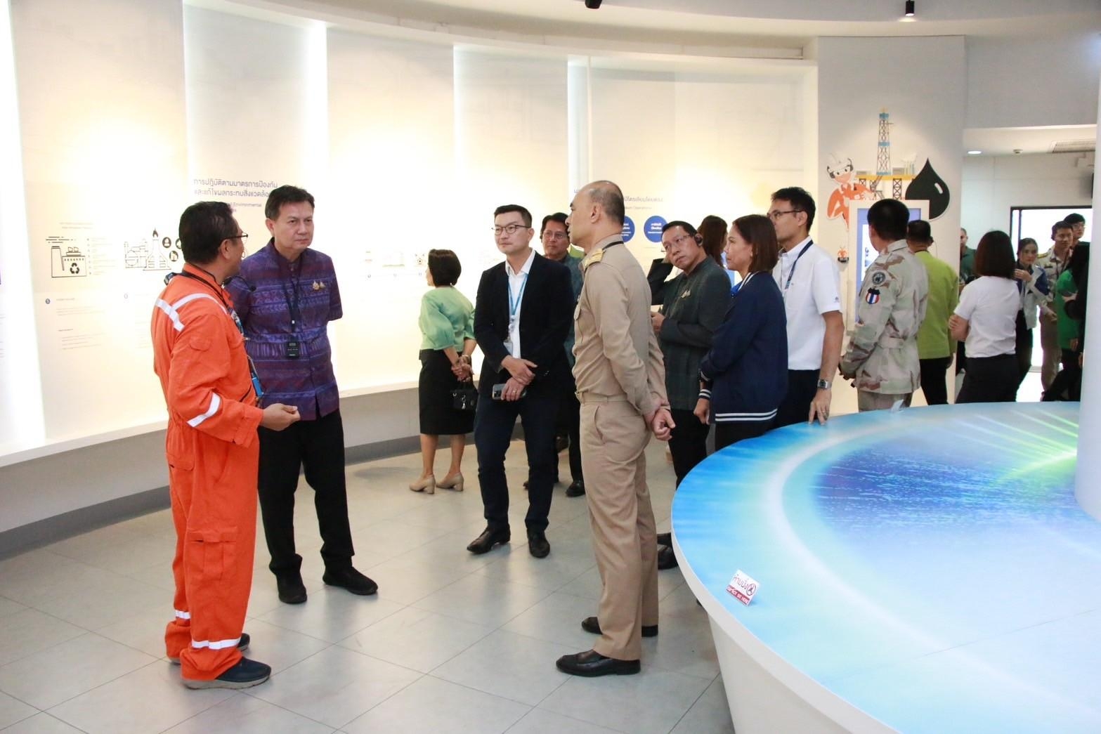 พช.กำแพงเพชร เข้าร่วมลงพื้นที่เยี่ยมชม บริษัท ปตท.สผ. สยาม จำกัด (โครงการเอส 1) อำเภอลานกระบือ