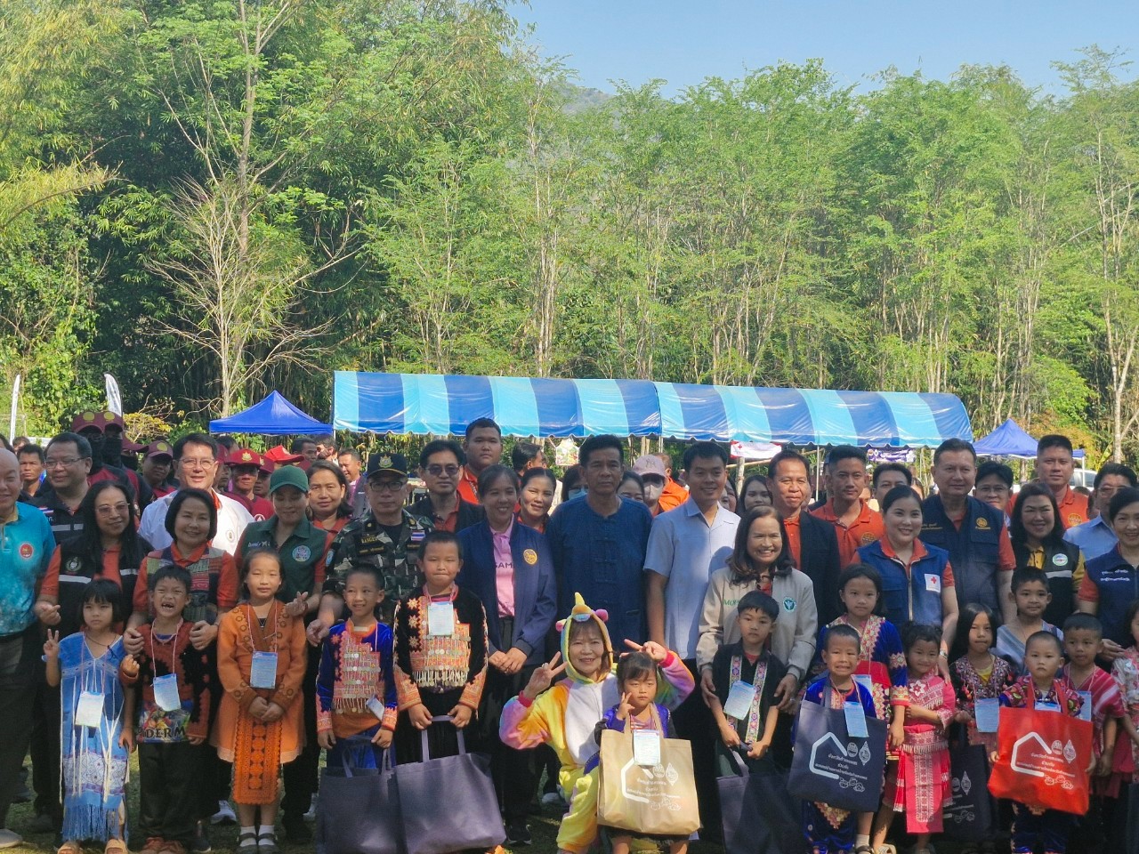 พช.กำแพงเพชร ร่วมกิจกรรม “จังหวัดกำแพงเพชร ส่งรอยยิ้มให้น้องโละโคะ”