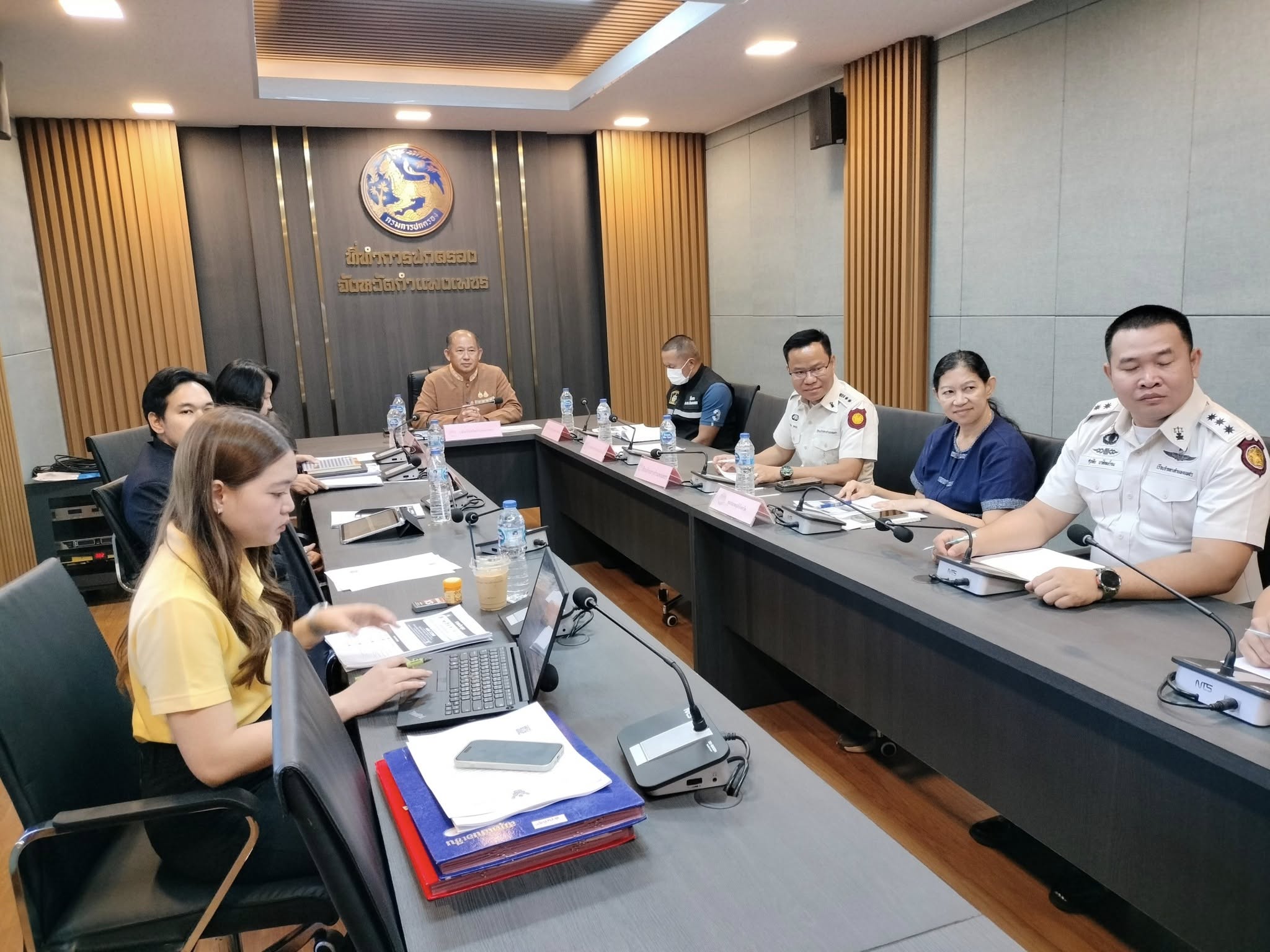 พช.กำแพงเพชร ร่วมประชุมศูนย์ปฏิบัติการติดตามเร่งรัดการบำบัดรักษาฟื้นฟูสภาพทางสังคมป้องกันและปราบปราม ยาเสพติดผ่านสื่ออิเล็กทรอนิกส์ ครั้งที่ 7/2568