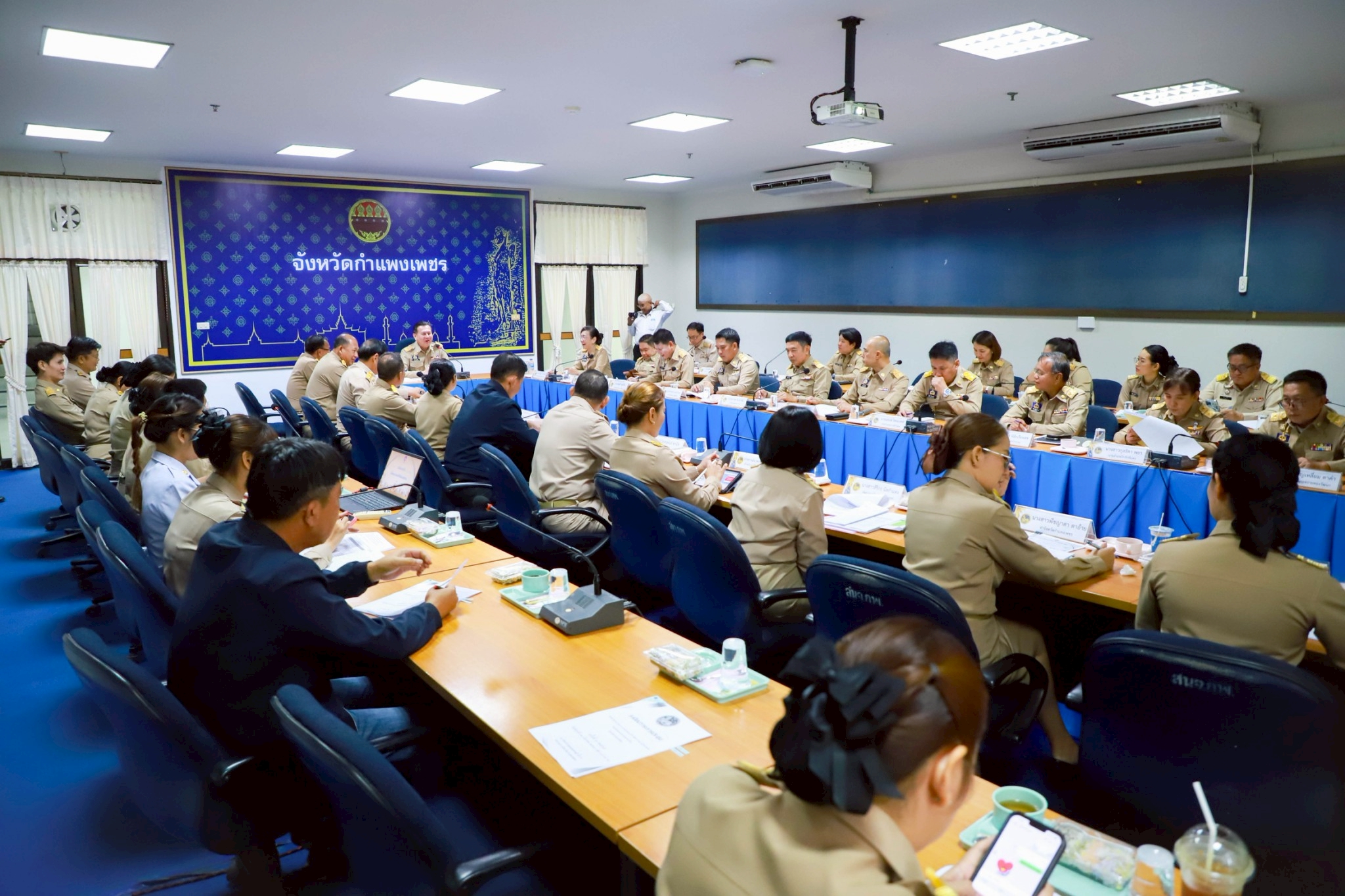 พช.กำแพงเพชร ร่วมการประชุมหัวหน้าส่วนราชการ นายอำเภอ ข้าราชการและรัฐวิสาหกิจ ในสังกัดกระทรวงมหาดไทย ประจำเดือนมีนาคม 2568