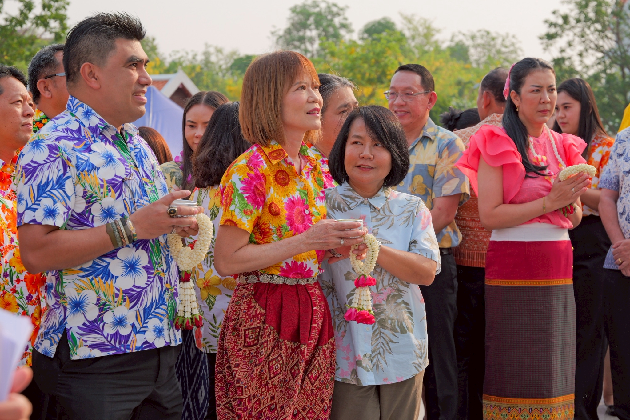 พช.กำแพงเพชร ร่วมพิธีสรงน้ำพระใหญ่ เนื่องในโอกาส วันสงกราต์ ปีใหม่ไทย 2568 ภายใต้ชื่อ “สงกรานต์บ้านฉัน สีสันแบบไทย” ประจำปี 2568