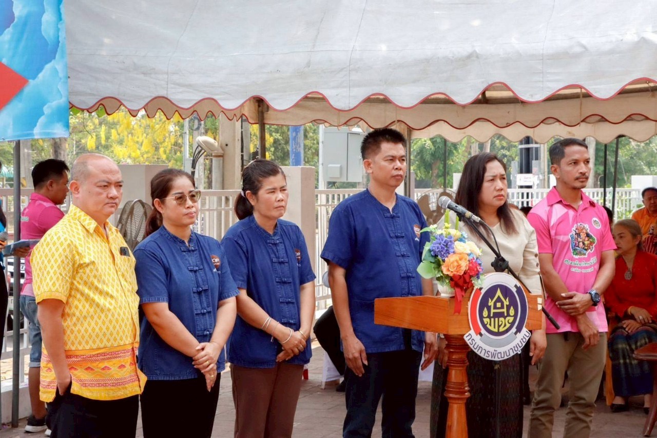 พช.กำแพงเพชร จัดกิจกรรมเปิดศูนย์แสดงและจำหน่ายผลิตภัณฑ์ชุมชน จังหวัดกำแพงเพชร (OTOP SHOP)