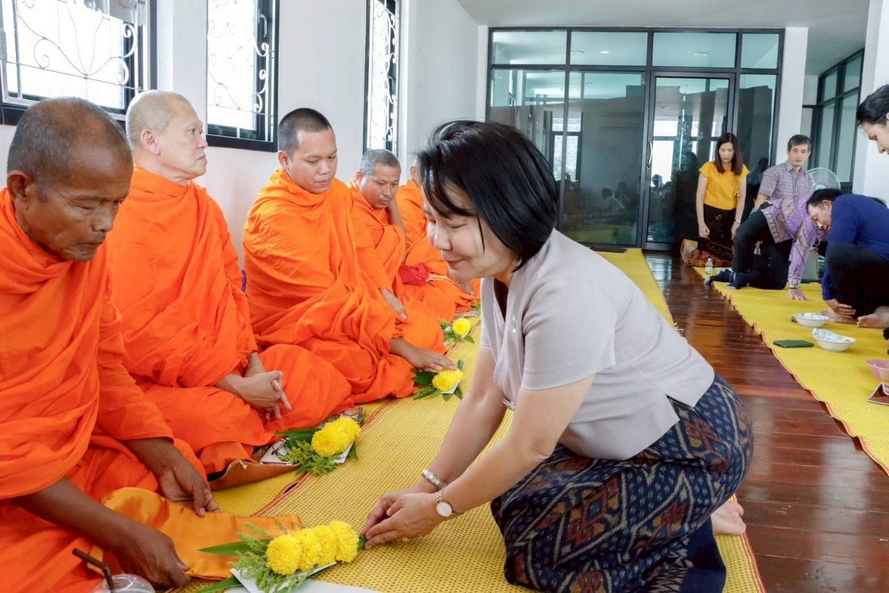 พช.กำแพงเพชร จัดกิจกรรมเปิดศูนย์แสดงและจำหน่ายผลิตภัณฑ์ชุมชน จังหวัดกำแพงเพชร (OTOP SHOP)