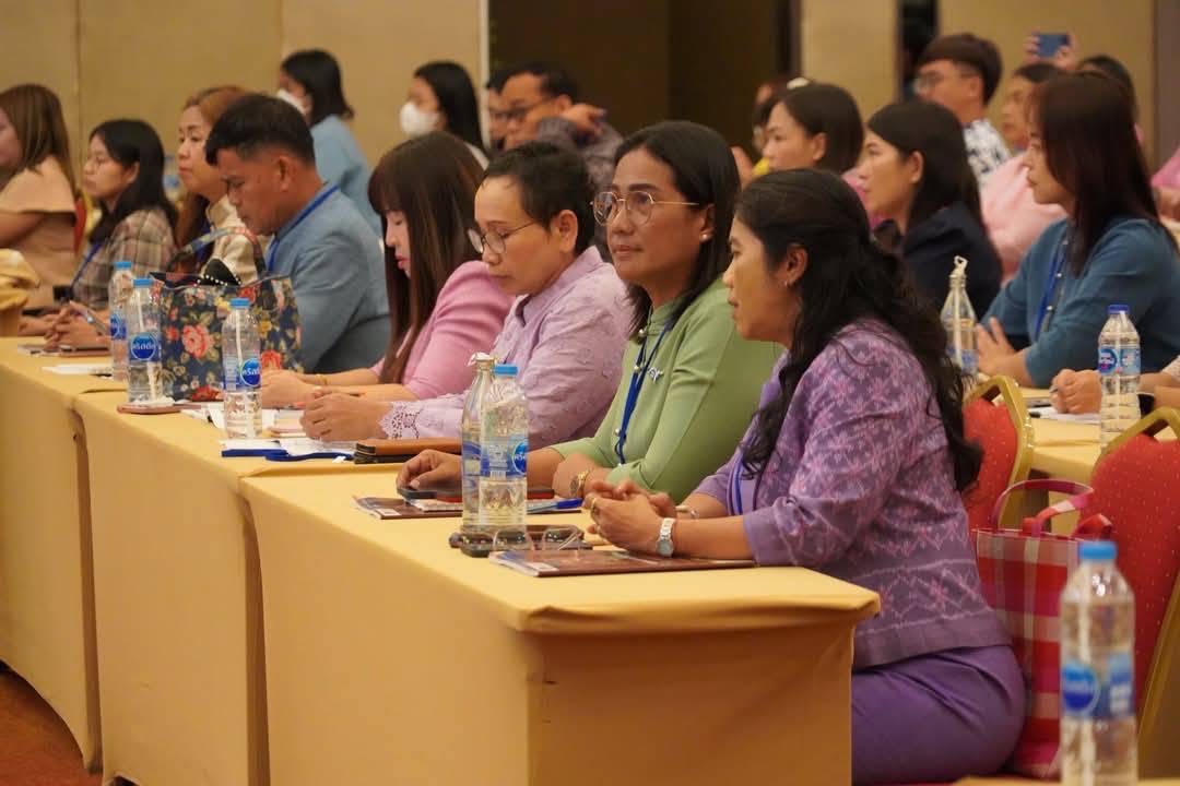 พช.กำแพงเพชร เข้าร่วมอบรมเสริมทักษะบริหารจัดการหนี้กองทุนพัฒนาบทบาทสตรี มุ่งลดข้อพิพาท สร้างความเข้าใจและความสัมพันธ์ที่ดีระหว่างรัฐกับประชาชน