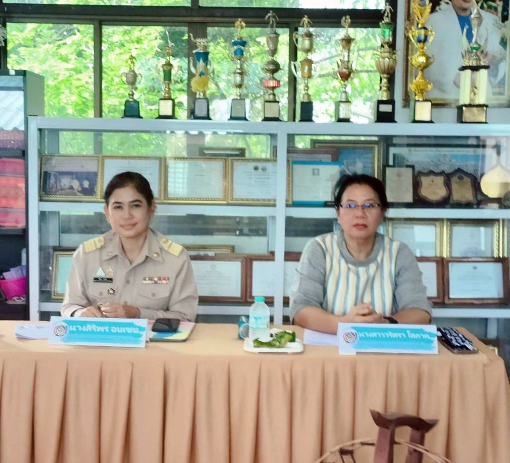ผู้ตรวจราชการกระทรวงมหาดไทย เขตตรวจราชการที่ 9 และ 18 (นายสันติ รังษิรุจิ) ลงพื้นที่ตรวจเยี่ยม กลุ่มทอเทียนทอง บ้านหนองจอกพัฒนา