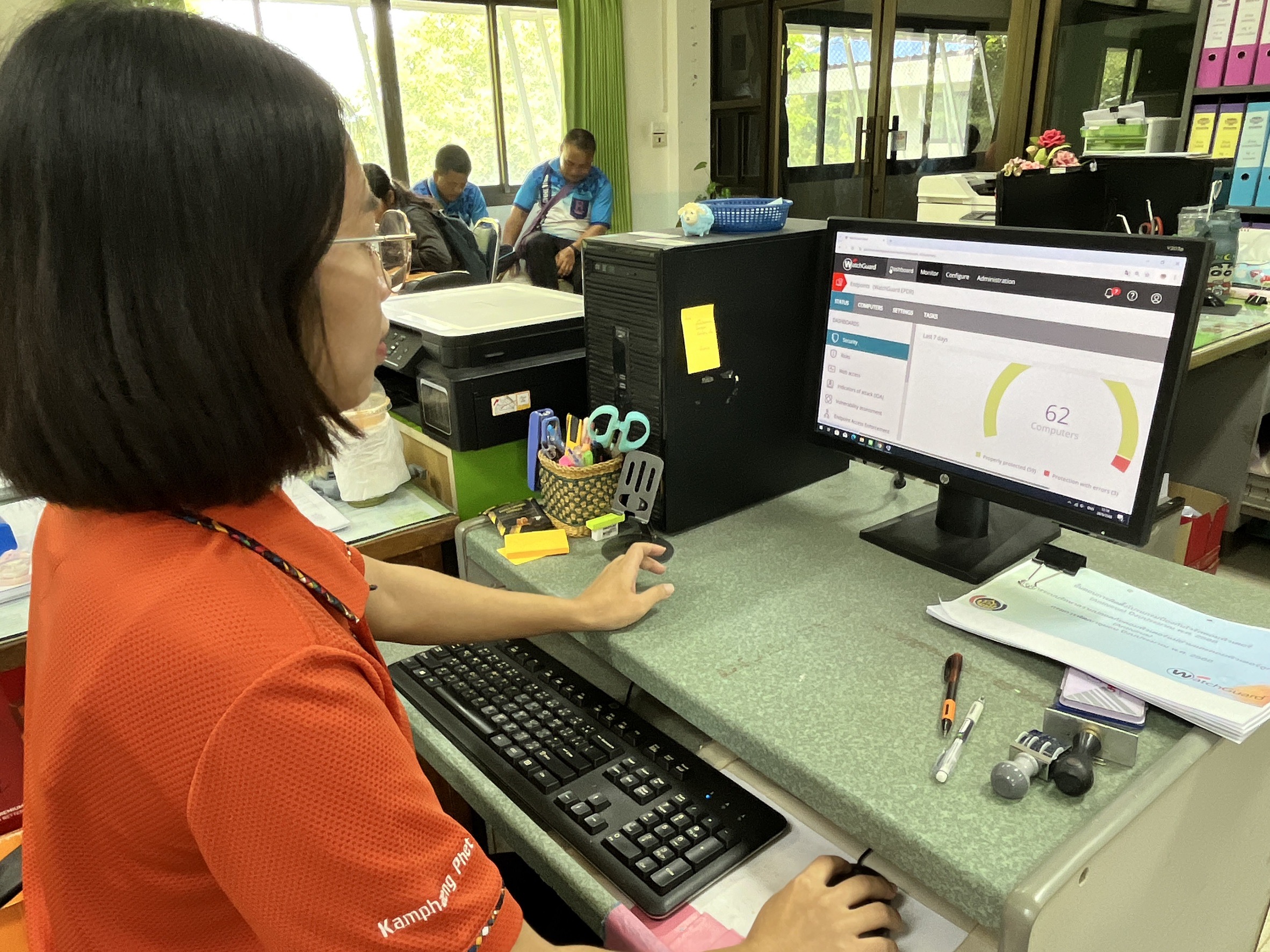 พช.กำแพงเพชร ลงพื้นที่ดำเนินการลงโปรแกรมantivirus 2568 และตรวจสอบระบบสารสนเทศของอำเภอ