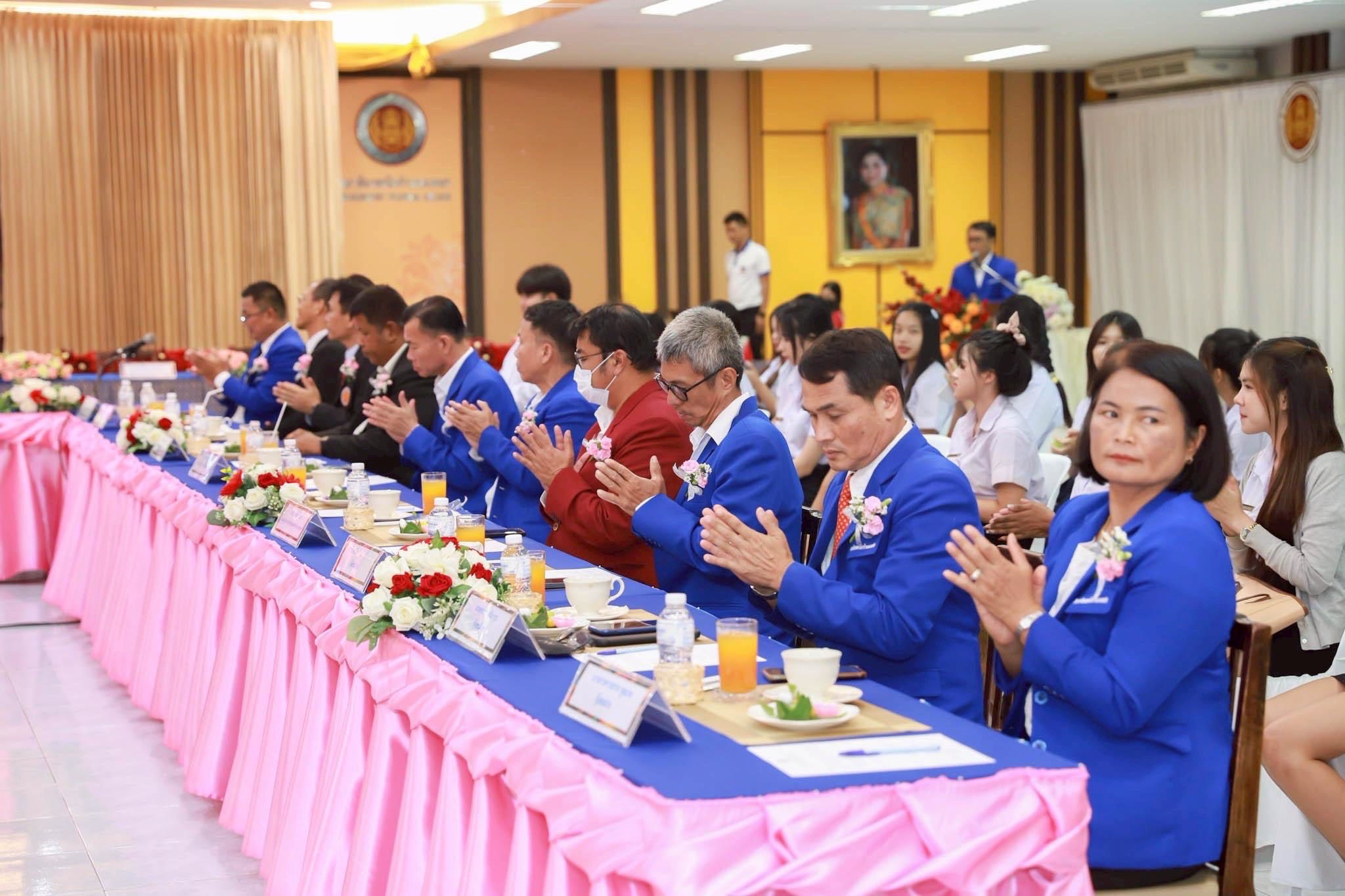 พช.กำแพงเพชร ร่วมเปิดโครงการศูนย์การเรียนรู้ การเป็นผู้ประกอบการและการประกอบธุรกิจ ภายใต้ศูนย์บ่มเพาะผู้ประกอบการอาชีวศึกษา