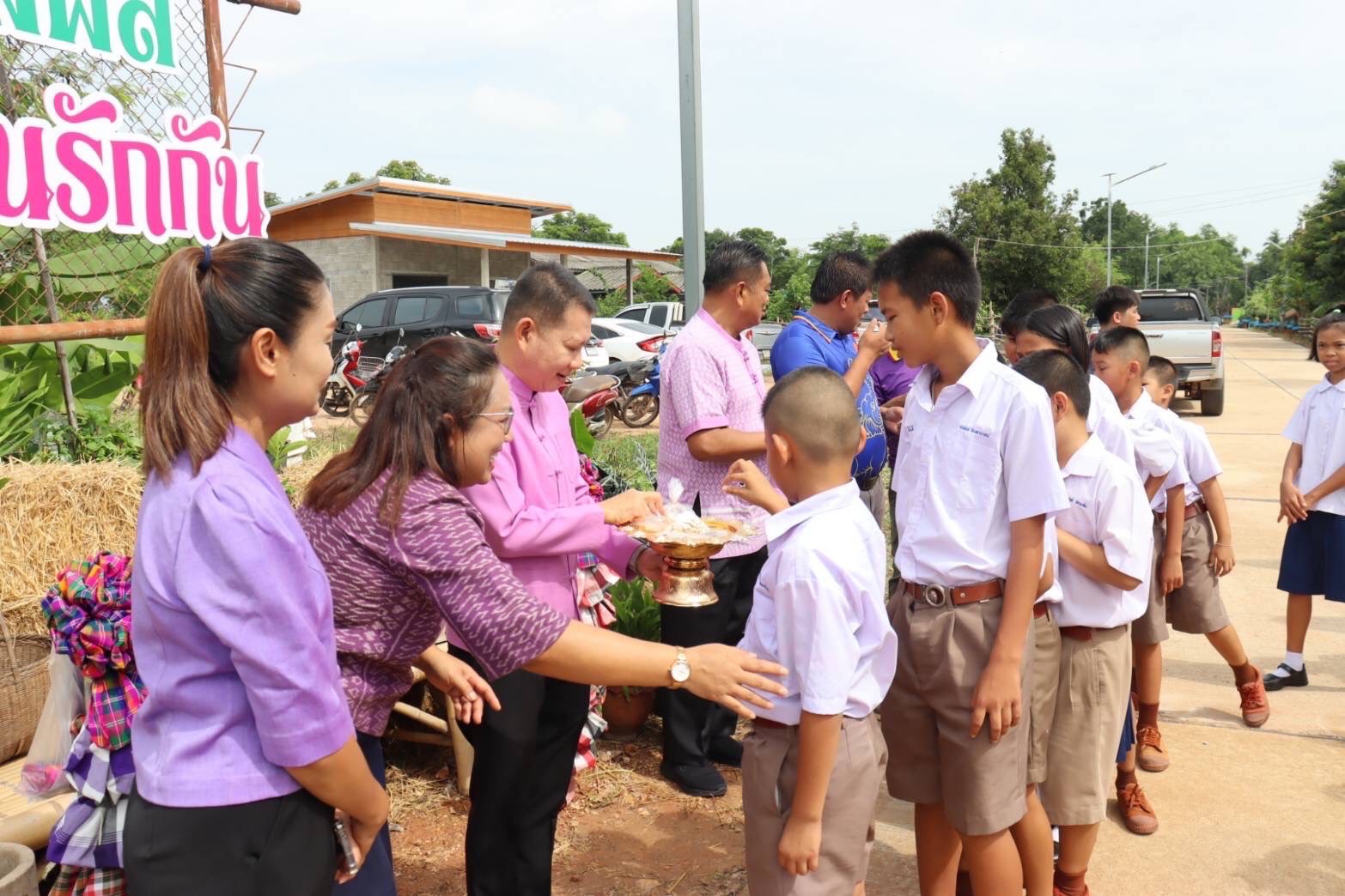 พช.กำแพงเพชร หนุนชุมชนสร้างความมั่นคงทางอาหาร ผ่านโครงการ ทางนี้มีผล ผู้คนรักกัน ขยายผลสู่ความยั่งยืน