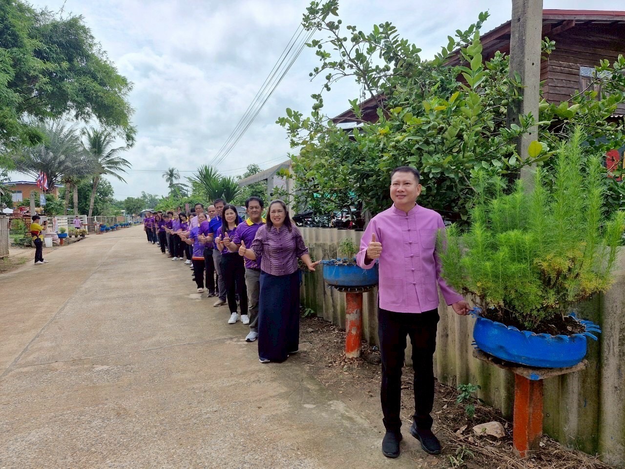 พช.กำแพงเพชร หนุนชุมชนสร้างความมั่นคงทางอาหาร ผ่านโครงการ ทางนี้มีผล ผู้คนรักกัน ขยายผลสู่ความยั่งยืน